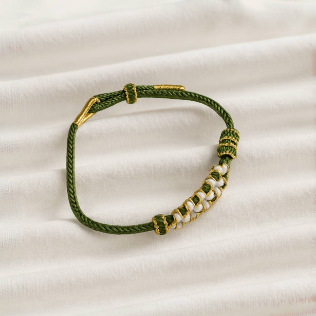 Green Thread Fortune Knot Bracelet – Daily Work Motivation